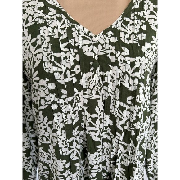 Fun2Fun Green White Floral Maley Pleated V-Neck 3/4 Sleeve Blouse Size XS - Picture 2 of 8
